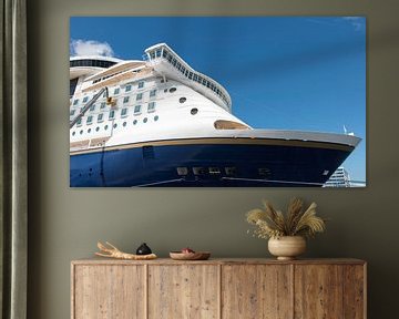 cruise ship with blue sky background von ChrisWillemsen