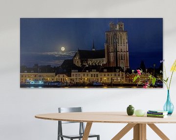 Volle maan opkomst bij "de Grote Kerk" Dordrecht by Patrick Blom