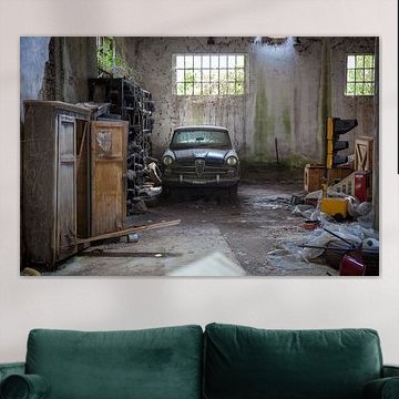 Garage by Leo van Valkenburg