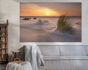 Strand von Texel bei Sonnenuntergang von John Leeninga