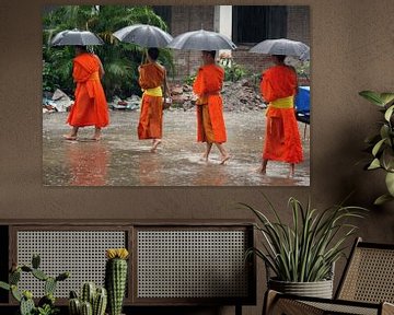 Bedelende monniken in Luang Prabang van Gert-Jan Siesling
