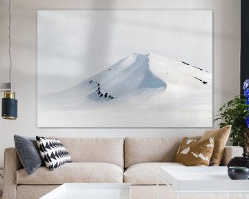 Maagdelijk witte berg op Spitsbergen van Gerry van Roosmalen