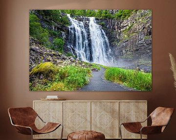  Skjervsfossen Wasserfall in Vossevangen in Norwegen von Evert Jan Luchies