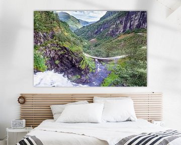 Skjervsfossen waterval bij Vossevangen in Noorwegen van Evert Jan Luchies