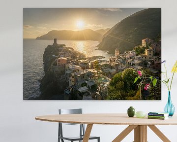 Zonsondergang in Vernazza / Cinque Terre von Edwin Mooijaart