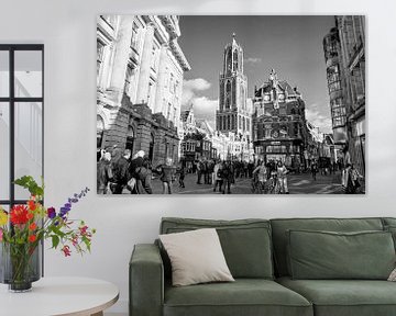 Sfeervol Utrecht, Dom of Domtoren vanaf de Stadhuisbrug in zwart-wit van Floor Fotografie