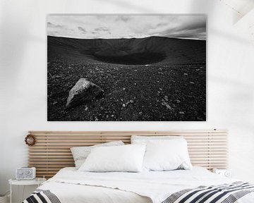 Zwart-wit foto van de Hverfjall krater bij Myvatn, IJsland