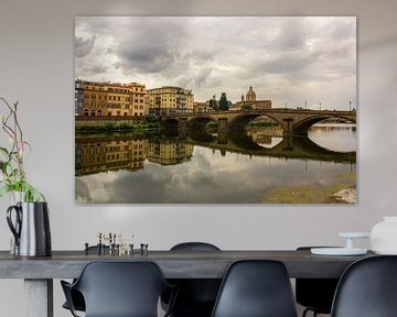 Brug in weerspiegeling, Florence Italie by Tess Groote