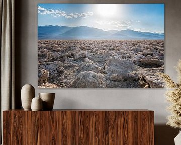 Badwater zoutvlakte in Death Valley van Ronald Tilleman