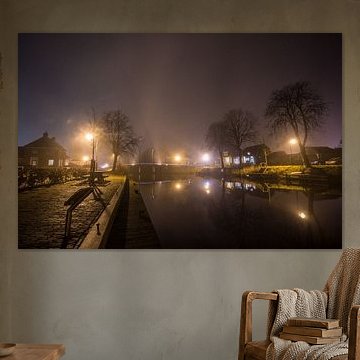 Brug in de mist over kanaal