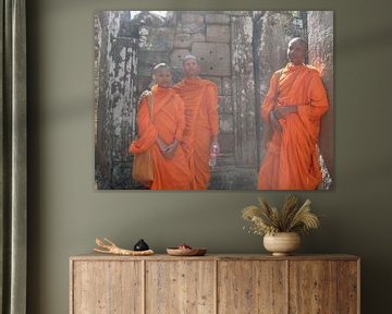 Buddhist Monks - Angkor Thom - Cambodia van Daniel Chambers