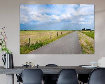 Typische niederländische Landschaft mit einer Straße im Norden der Niederlande von Jacqueline Groot