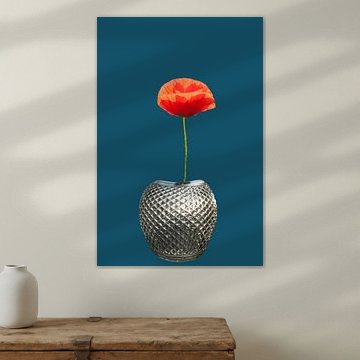 Vase en verre avec coquelicot