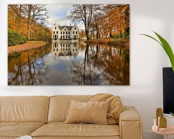 Staverden Castle reflected in Lake in Autumn sur Rob Kints