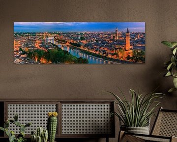Panorama blik over Verona, Italië van Henk Meijer Photography