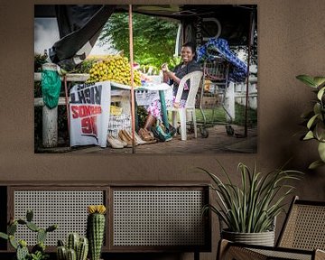 Fruit Vendor van Thomas Froemmel