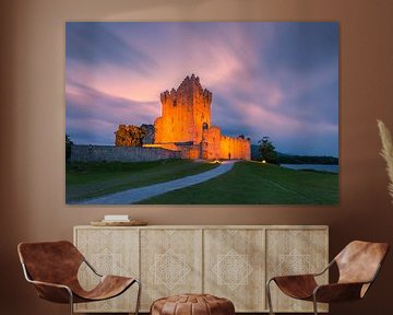 Coucher de soleil au château de Ross, Killarney, Irlande sur Henk Meijer Photography