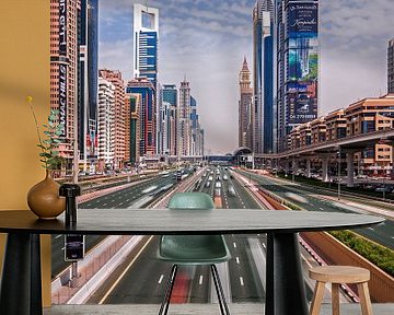 Dubai's futuristic world van Niels Tichelaar