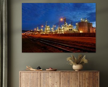 Olieraffinaderij in het havengebied van Rotterdam van Merijn van der Vliet