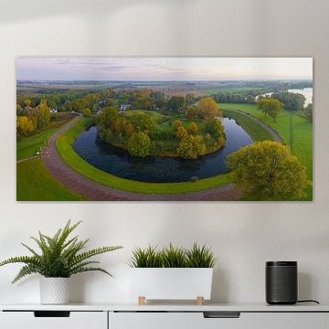 Fort Vuren in de herfst uit de lucht