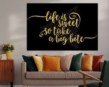 TEXT ART Life is sweet | gold sur Melanie Viola