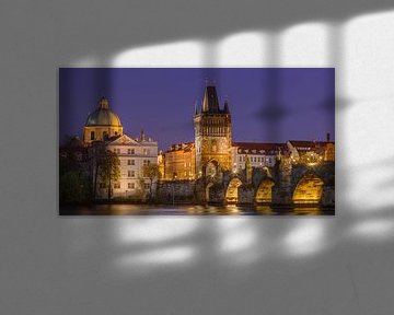Karlsbrücke in Prag nach Sonnenuntergang