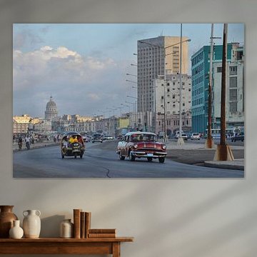 Oldtimers op de boulevard van Havana,Cuba.