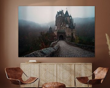 Mistige ochtend bij Burg Eltz in Duitsland