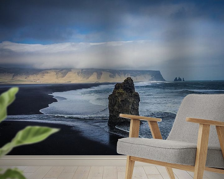 Sfeerimpressie behang: Reynisdrangar cliffs van Thijs Schouten