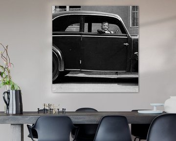 Kleine Chauffeur jaren ‘30 van Timeview Vintage Images