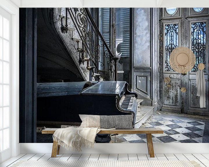 Beispiel fototapete: Klavier in alter Villa von Inge van den Brande