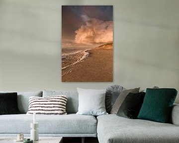 Zonsondergang op het strand van Texel van Lia Hulsbeek Brinkman