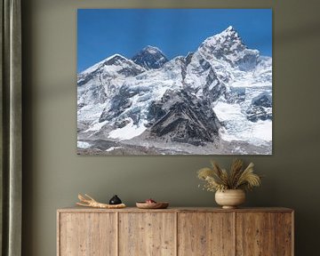 Le Mont Everest, la plus haute montagne du monde dans l'Himalaya sur Menno Boermans