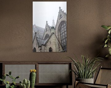 Die Kirche St. Johannes in Gouda im Nebel von Remco-Daniël Gielen Photography