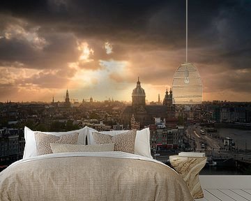 Mooie Zonsondergang Boven Skyline Amsterdam van Albert Dros