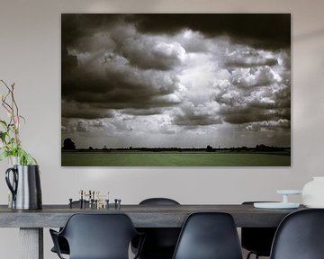 Dunkle Wolkendecke über der Polderlandschaft von Nieuw-Vossemeer (Brabant) (Landschaft) von Fotografie Jeronimo