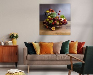 Fotostillleben - Modernes Füllhorn mit Früchten von Bianca Neeleman
