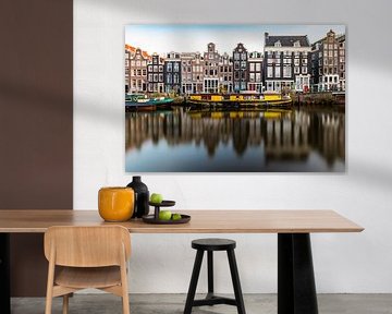 Amsterdam, Kanalhäuser und ein gelbes Hausboot