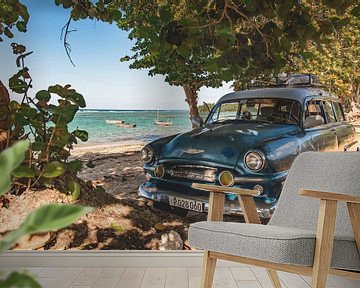 Cubaanse auto op het strand van Andreas Jansen