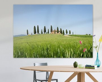 Bauernhaus mit Zypressen in der Toskana von iPics Photography