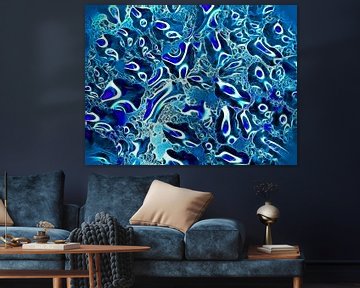 Upper Glass in Blue (Drop Art in Blue) by Caroline Lichthart