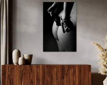 Naakte vrouw trekt string uit von Retinas Fotografie