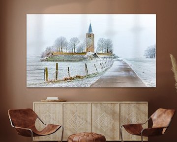 Oude kerktoren in winters landschap van Jaap Terpstra