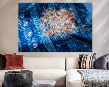 Blue velvet with flower fluff by Susan Hol