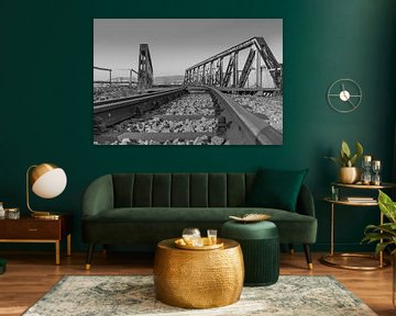 railway bridge sur Heinz Grates