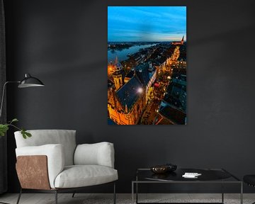 Abendblick auf die Einkaufsstraße von Kampen am Fluss IJssel von Sjoerd van der Wal Fotografie