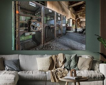 Alte Industriemaschinen in einer verlassenen Fabrik von Sven van der Kooi (kooifotografie)