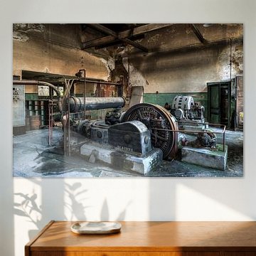 Oude industriële machines in een verlaten fabriek van Sven van der Kooi (kooifotografie)