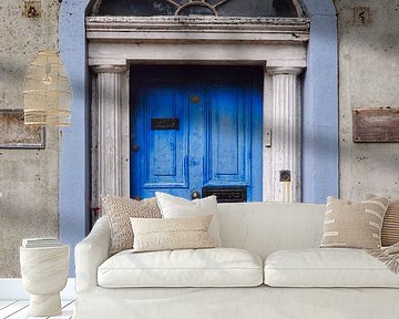 Blauwe deur in Dublin. van Edward Boer