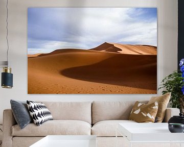 Sahara desert at sunrise by Stijn Cleynhens
